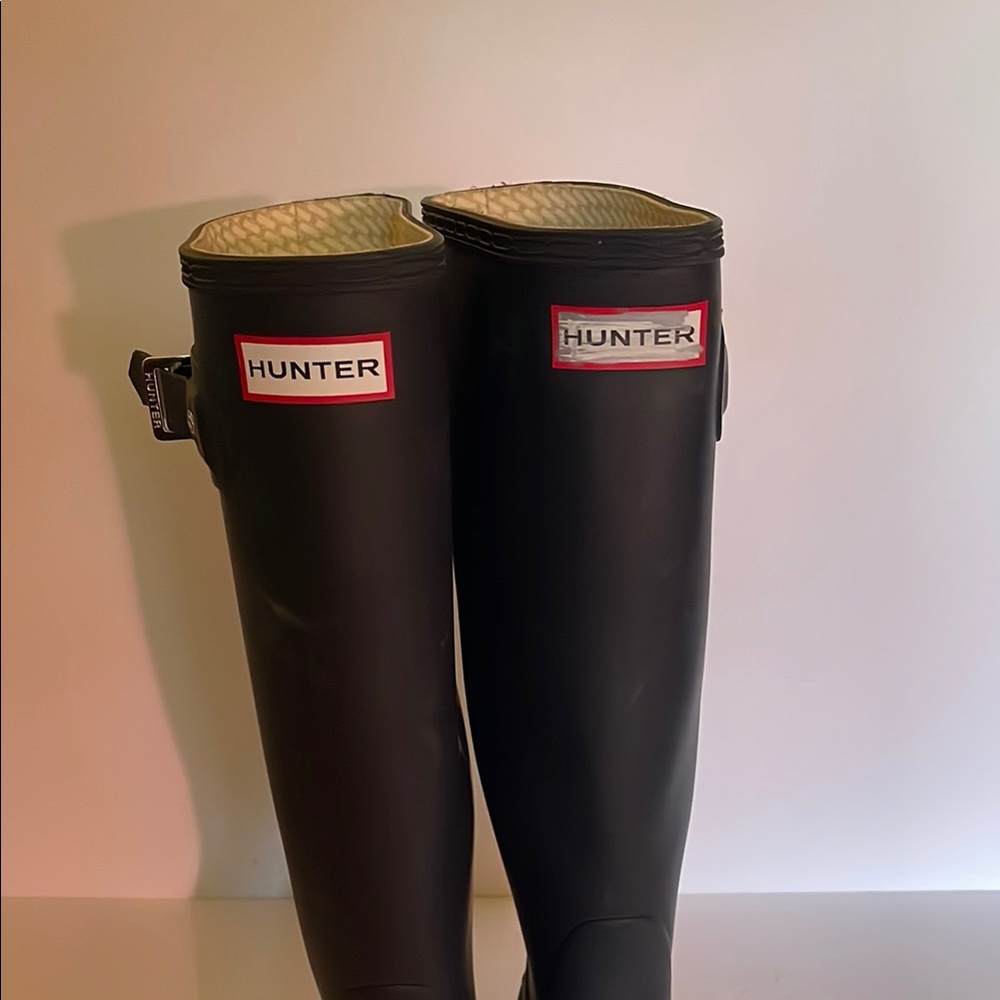 Hunter Classic Black Waterproof Boots - Picture 7 of 7
